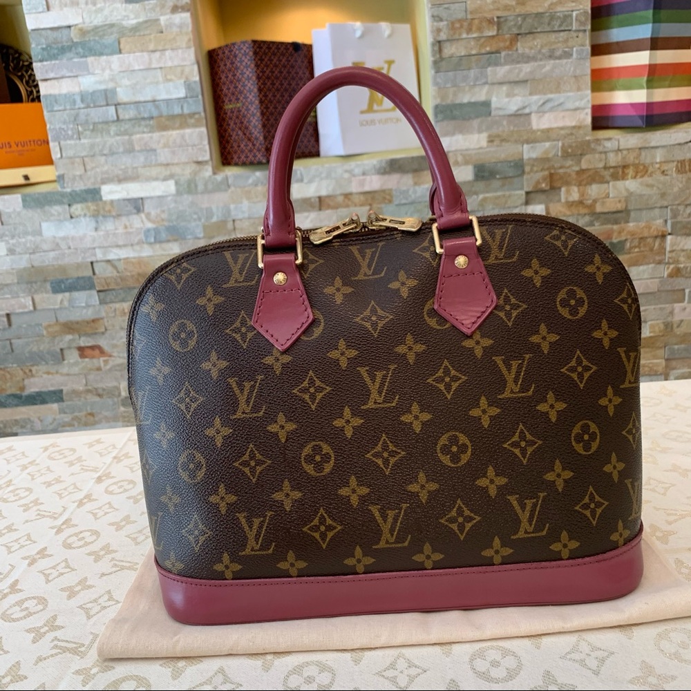 SOLD Louis Vuitton Alma PM Handbag 💗